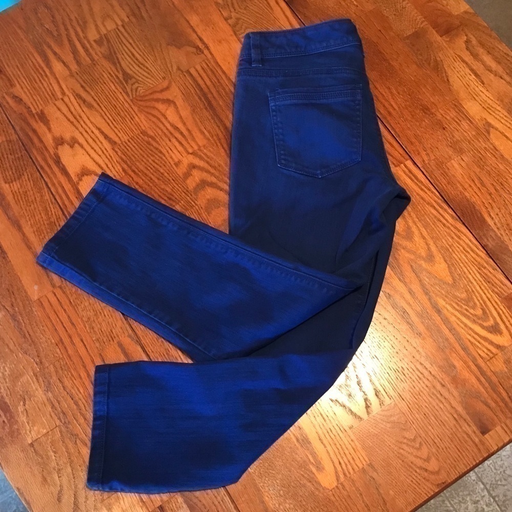 𝅺WHITE House Black Market slim Crop Jeans. - Picture 4 of 7